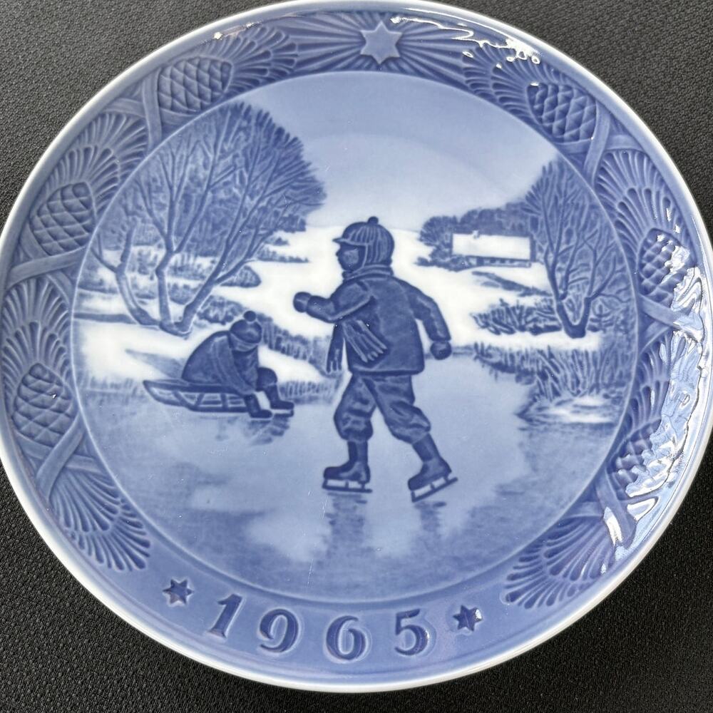 Royal Copenhagen 1965 Christmas Hanging Plate "Little Skater" Kai Lange